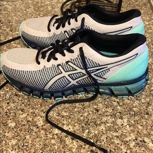 Women’s ASICS gel quantum 360